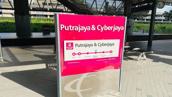 【MRT+KLIAトランジット】クアラルンプール国際空港に行く一番安い方法のひとつ