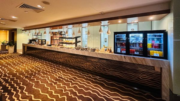 【プライオリティーパスOK】KLIA2のスカイ スイート エアポート ラウンジは綺麗でオススメ